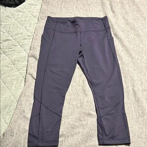 Lululemon navy cropped leggings- size 8